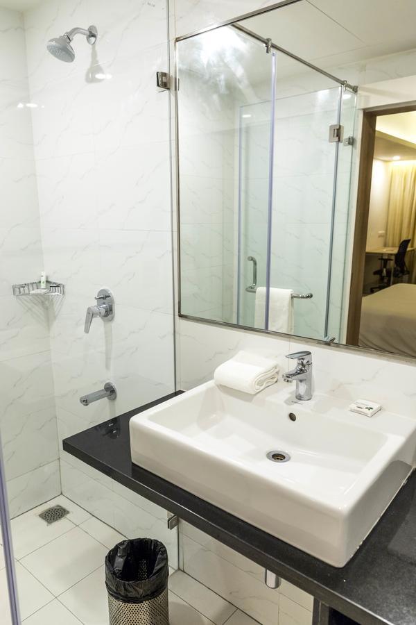Hotel Citycentral Vijayawāda Extérieur photo