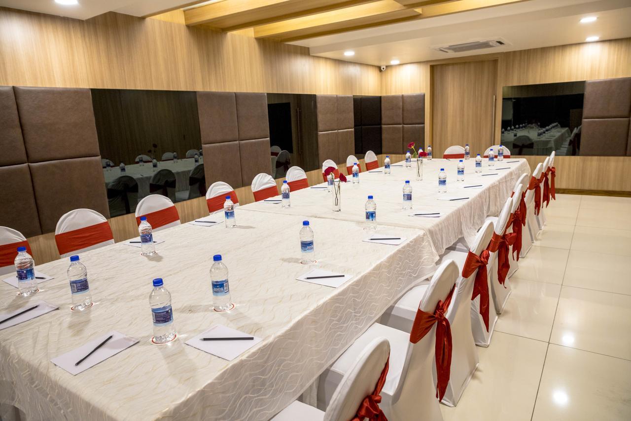 Hotel Citycentral Vijayawāda Extérieur photo